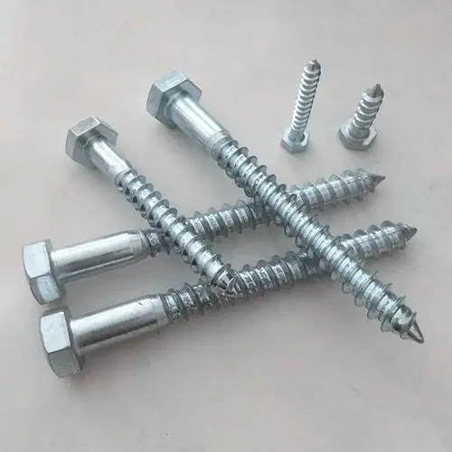 ¿Conoces la diferencia entre tornillos para madera y tornillos autorroscantes?
