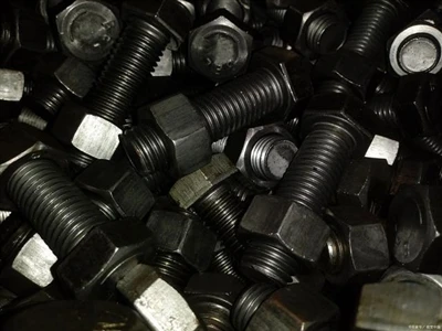 Tornillos combinados de alta resistencia: características y métodos para solu...